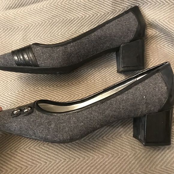 Shoes - Picture 4 of 5